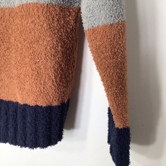 NWT TS sweater women soft small Colorblock - Picture 4 of 10